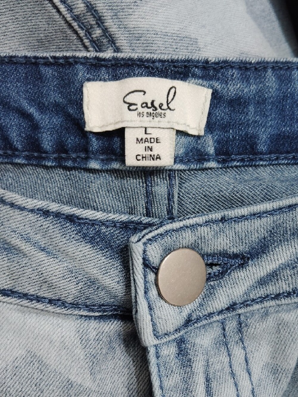 Easel Star-Print Light Wash Flared Jeans Size L ๐ฅ - Picture 4 of 6